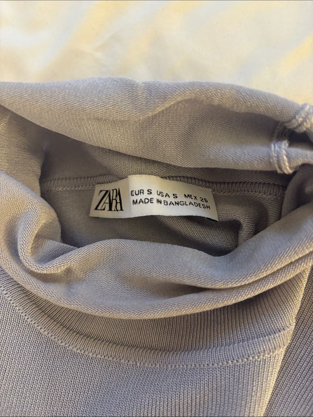 Zara Cropped Turtle Neck - Picture 3 of 3